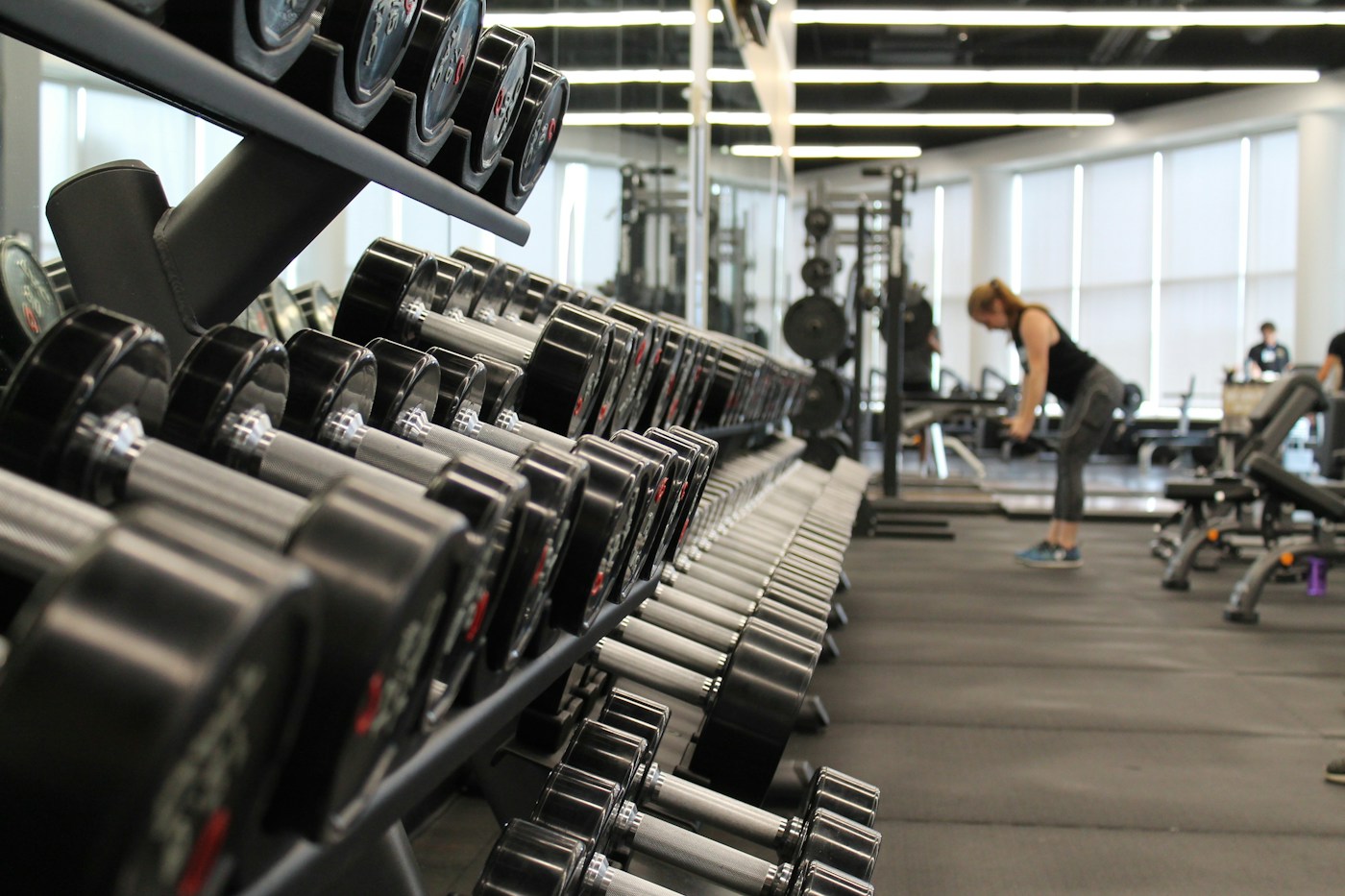 Une salle de musculation et ses équipements